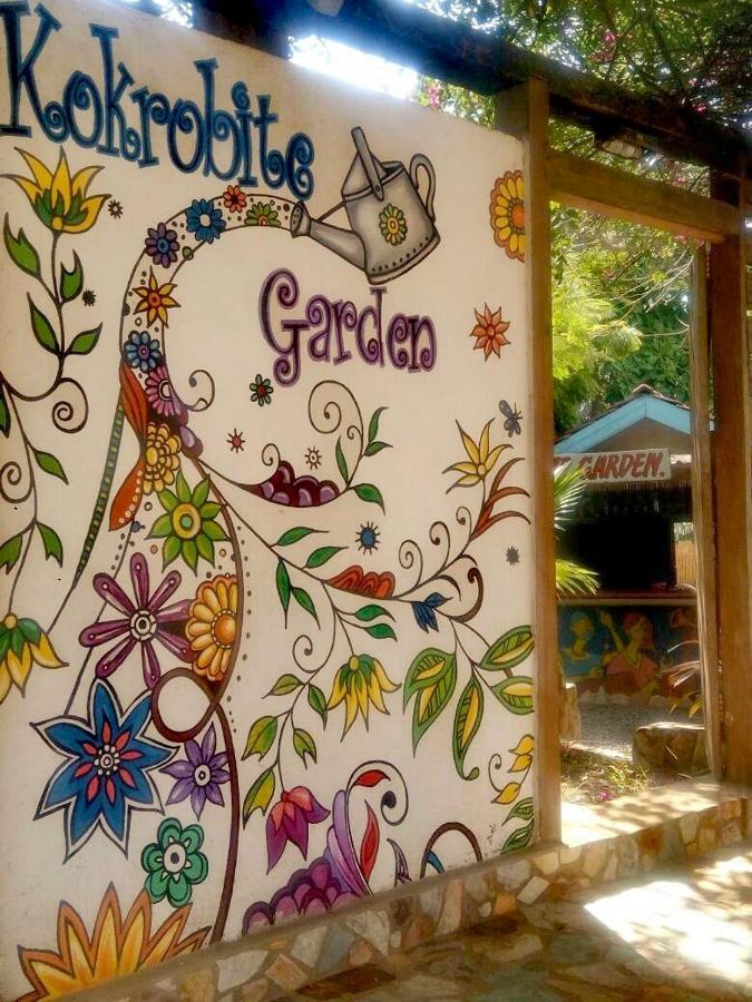 Kokrobite Gardens Restaurant And Guest House Екстер'єр фото