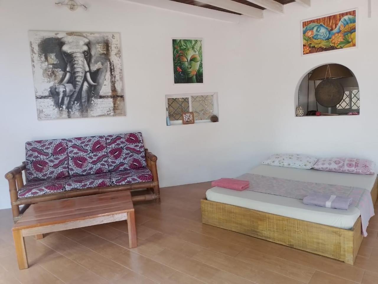 Kokrobite Gardens Restaurant And Guest House Екстер'єр фото